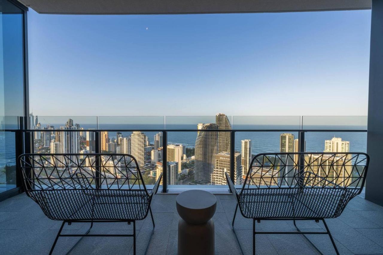 Star above, Ocean Beyond - Lv 43 Luxury Apartment with Panoramic View on The Star Casino Broadbeach - B&B Gold Coast