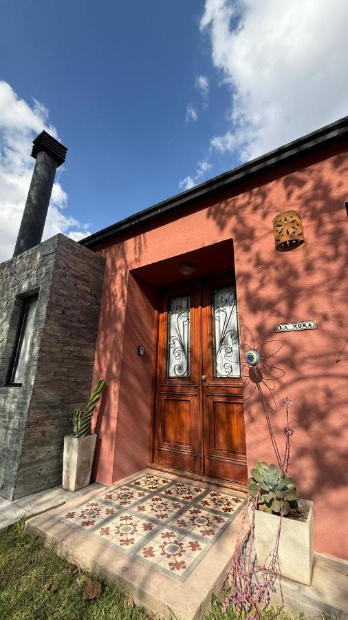 La Mora Home - Casa de Campo - B&B Victoria