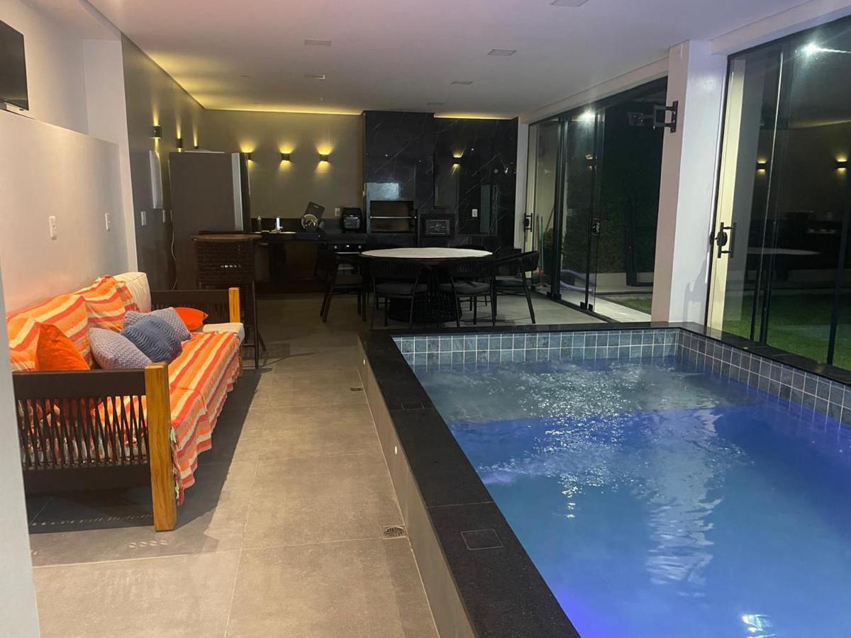 Casa Nunes São Sebastião - Piscina Coberta e Aquecida - B&B