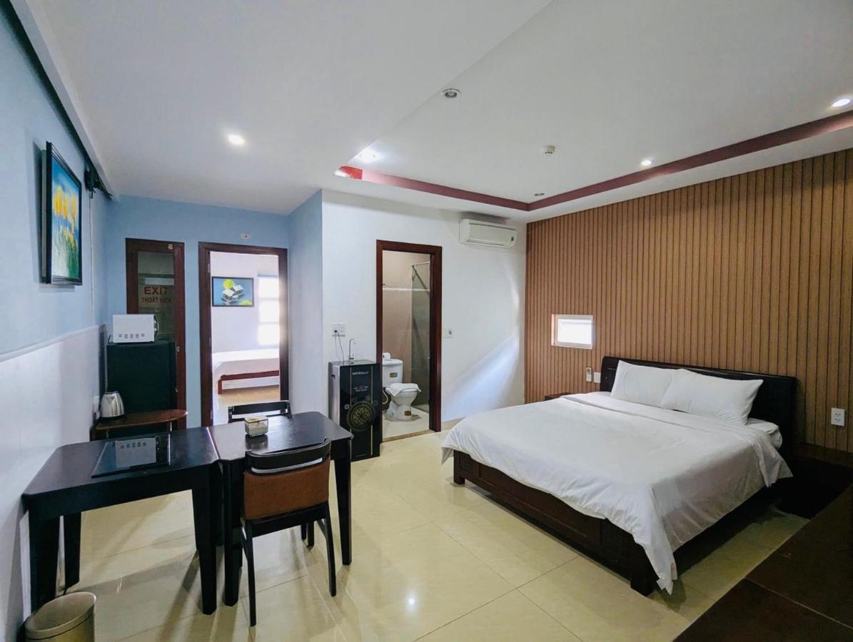 Deluxe Two-Bedroom Apartment with Garden View