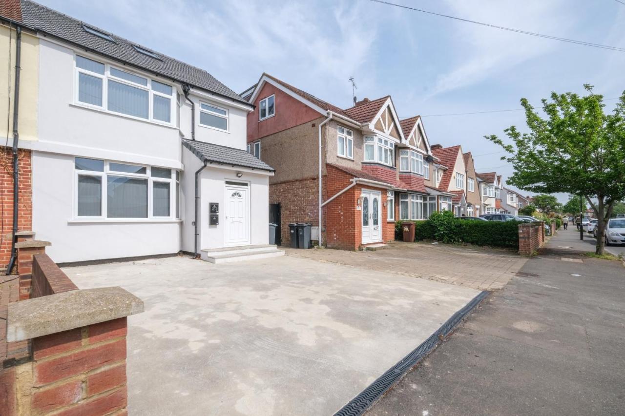 Newly Converted 2BDR 1BA APT in Hounslow - B&B