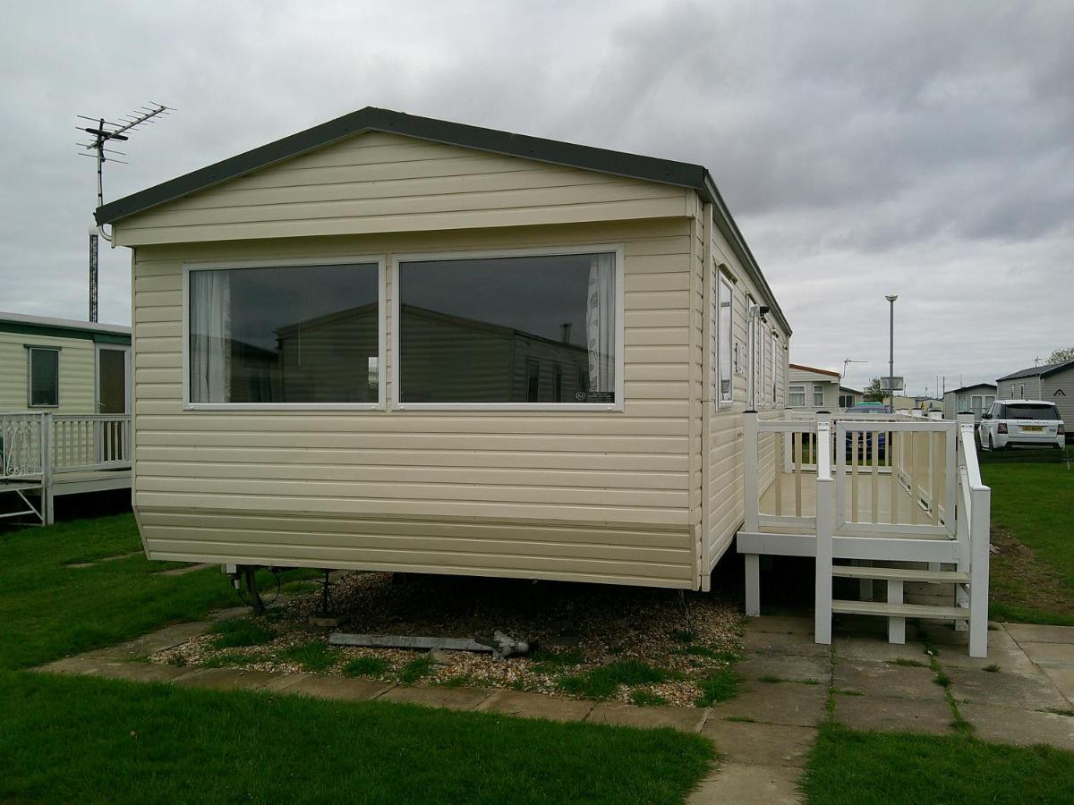 Kingfisher Moonstone 8 Berth Central Heated Close to site entrance - B&B Ingoldmells