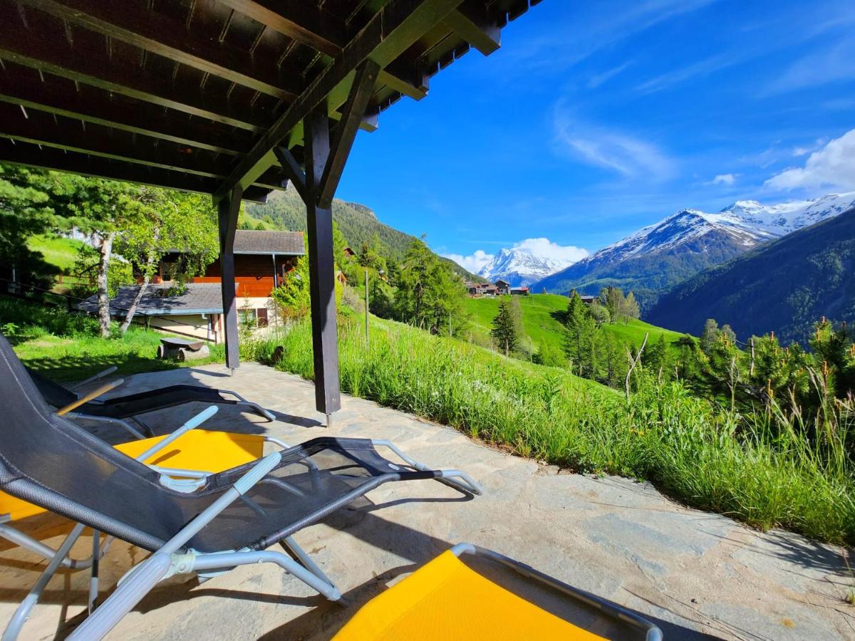 Chalet Pololo avec sauna, Val d'Hérens - Bed and Breakfast