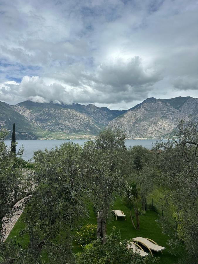 Camera Matrimoniale con Vista Lago