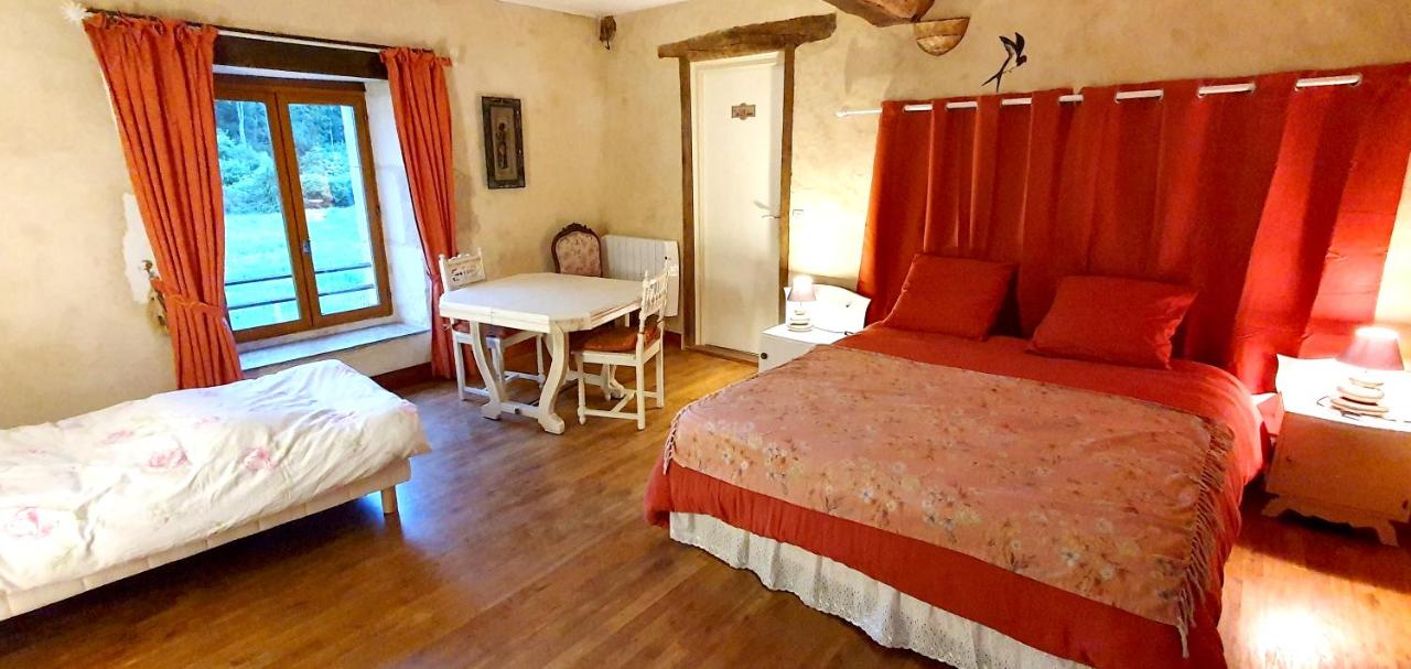 Dreibettzimmer mit Badewanne