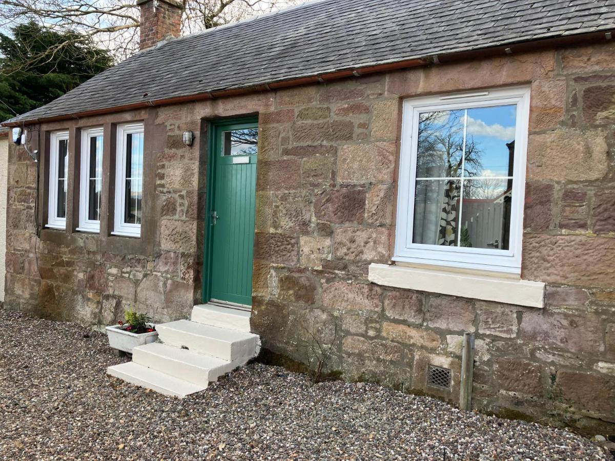 Wee Lyon Cottage Maybole 2 Bedroom Sleeps 4 - B&B