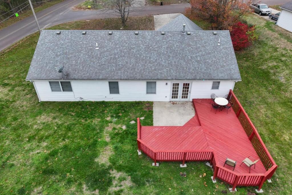 Cozy Retreat 3bdrm 2bath house with deck - B&B Columbia