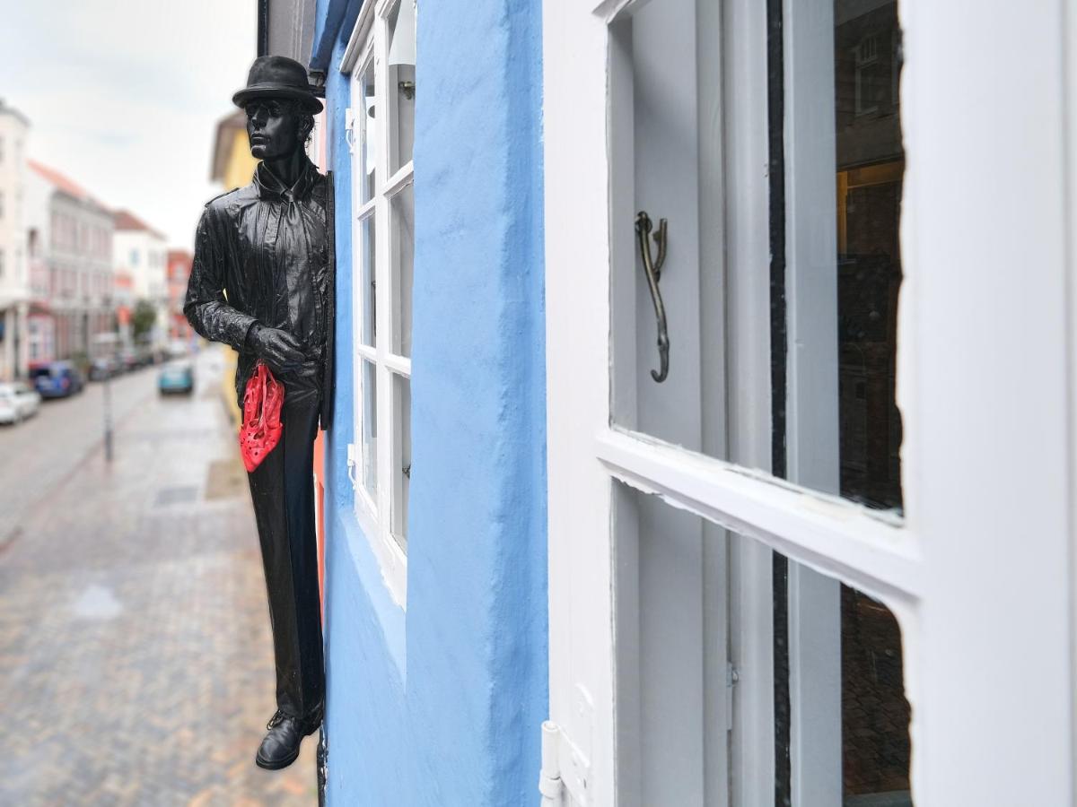 Hafenblick- Direkt am Wasser ein schönes Apartment im Herzen der Altstadt mit Parkplatz - Ferienwohnung