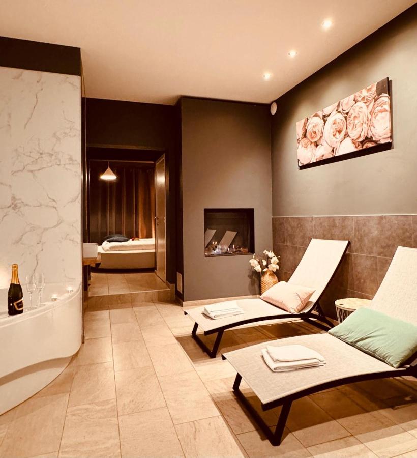 King Room with Spa Bath