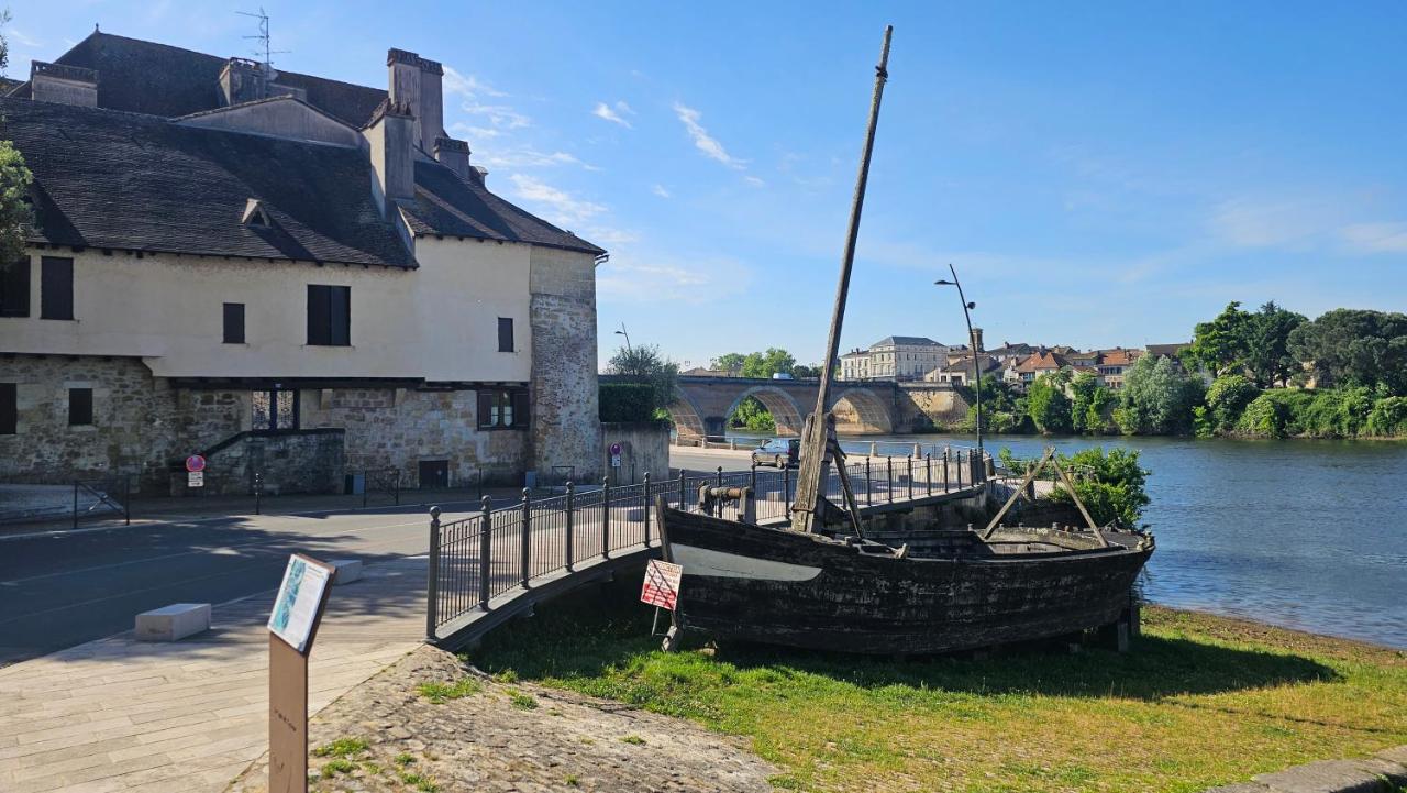 Le "Chic en Ville" Centre historique, climatisé, wifi, Parking sous-sol inclus - Chambres d’hôtes Bergerac