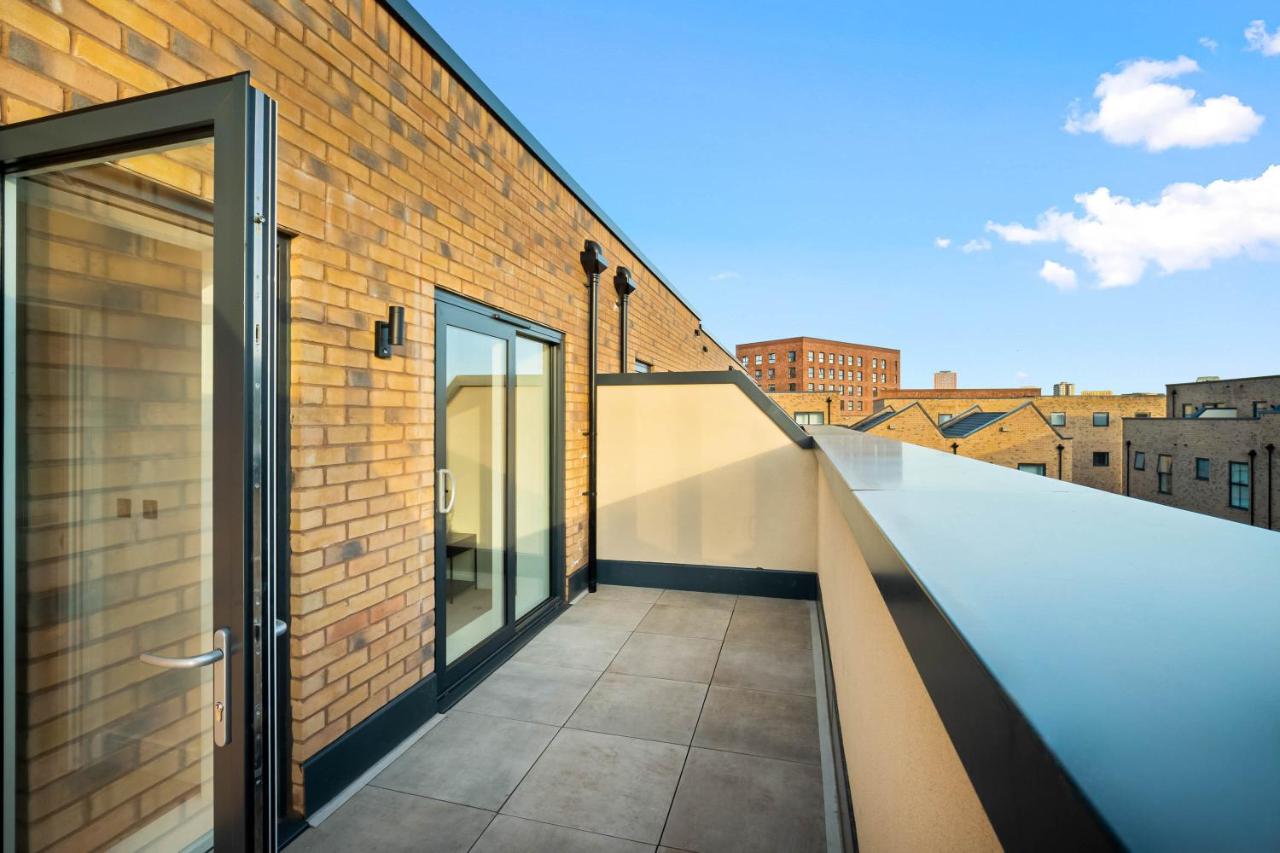 Stylish Four Bedroom Townhouse - City Centre - Netflix - Parking - Garden - Balconies 11SL - B&B Birmingham