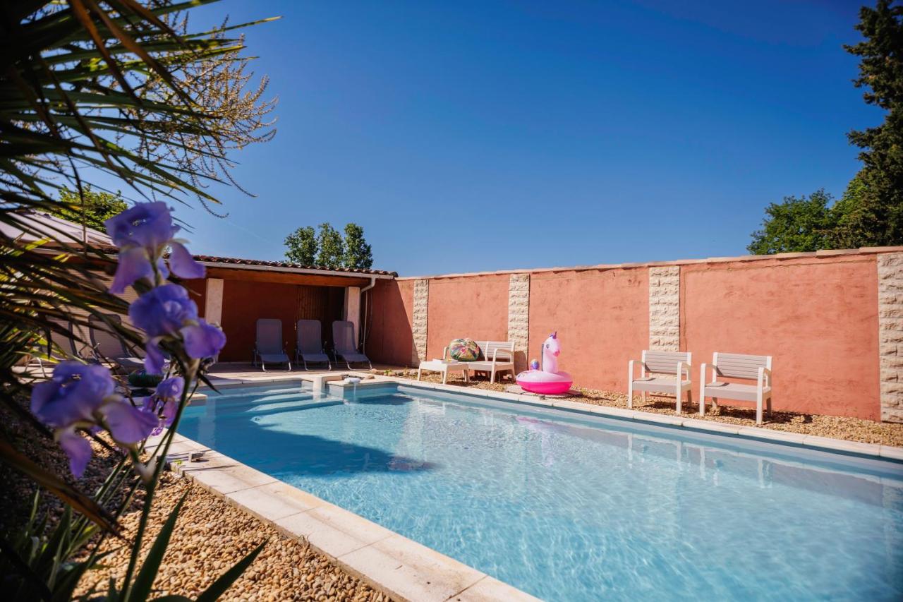 Charmante maison - piscine privée, Calme & Nature - Bed and Breakfast Mollégès
