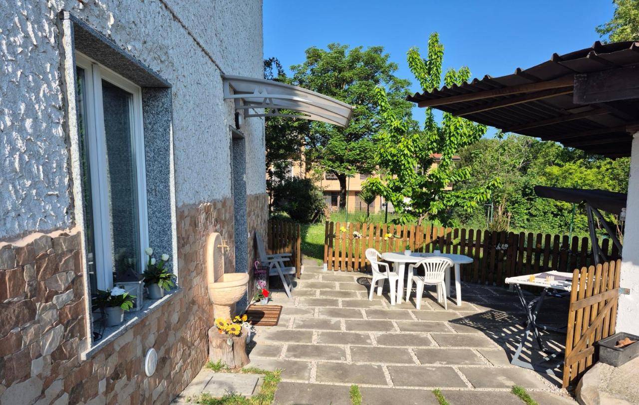 Le Mimose Holiday House di Como - Grandate - B&B