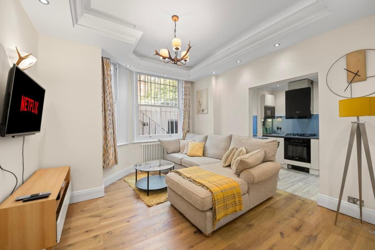 SG, Knightsbridge Residence with Garden Terrace by Harrods - B&B