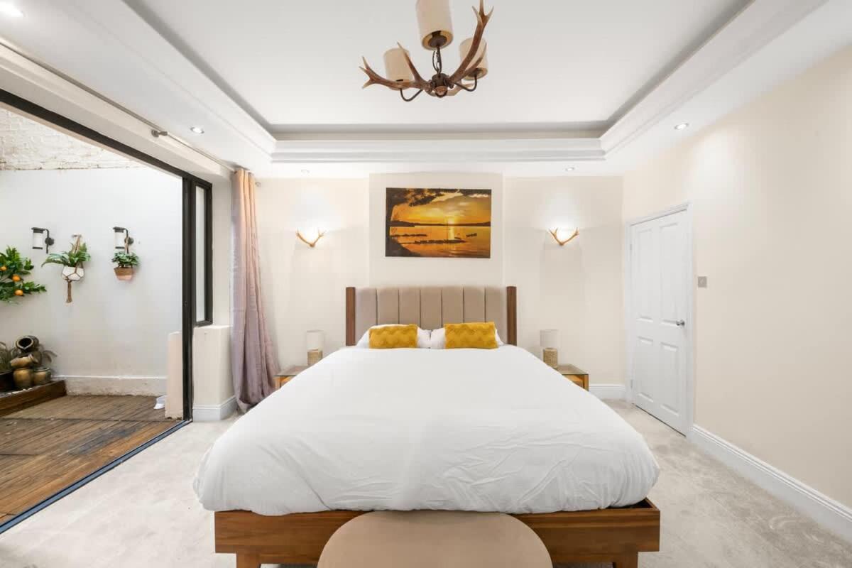 SG, Knightsbridge Residence with Garden Terrace by Harrods - B&B London