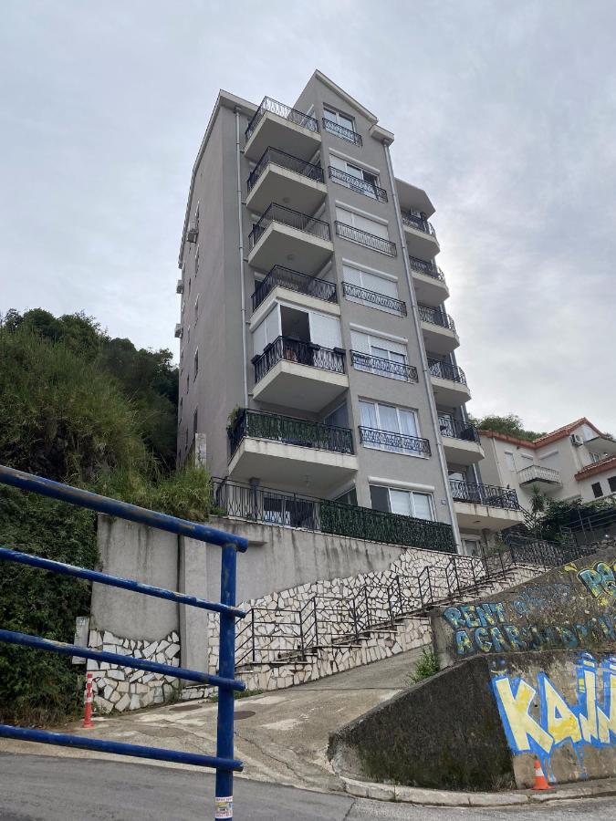 2-floor penthouse with stunning views - Bed and Breakfast Budva