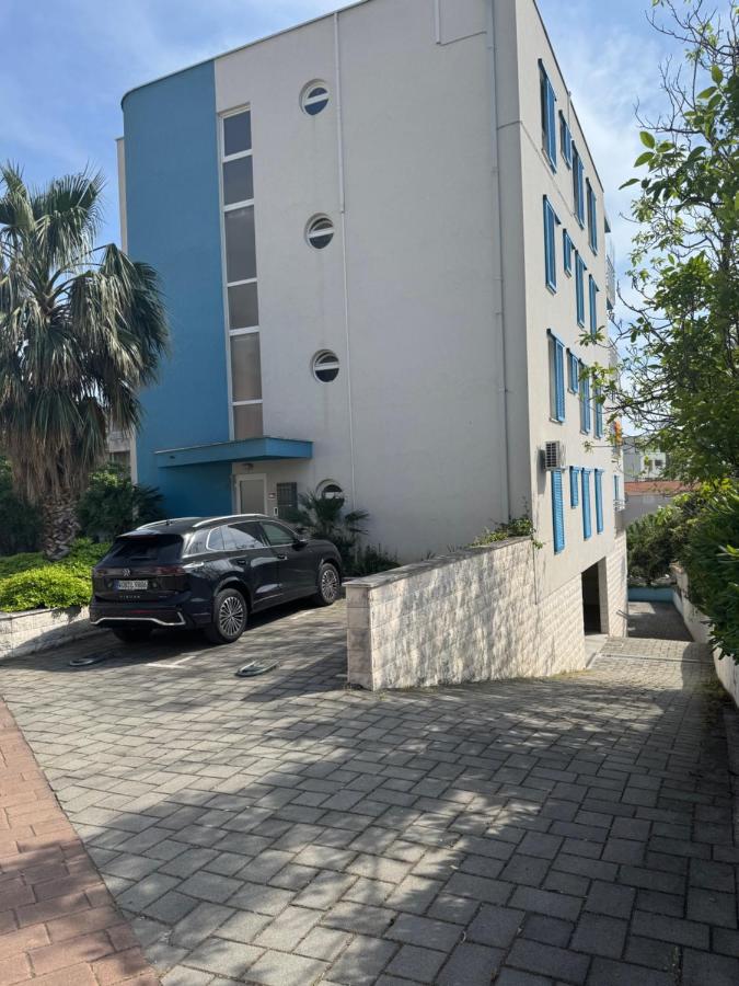 Apartment on the beach Mare - Bed and Breakfast Makarska