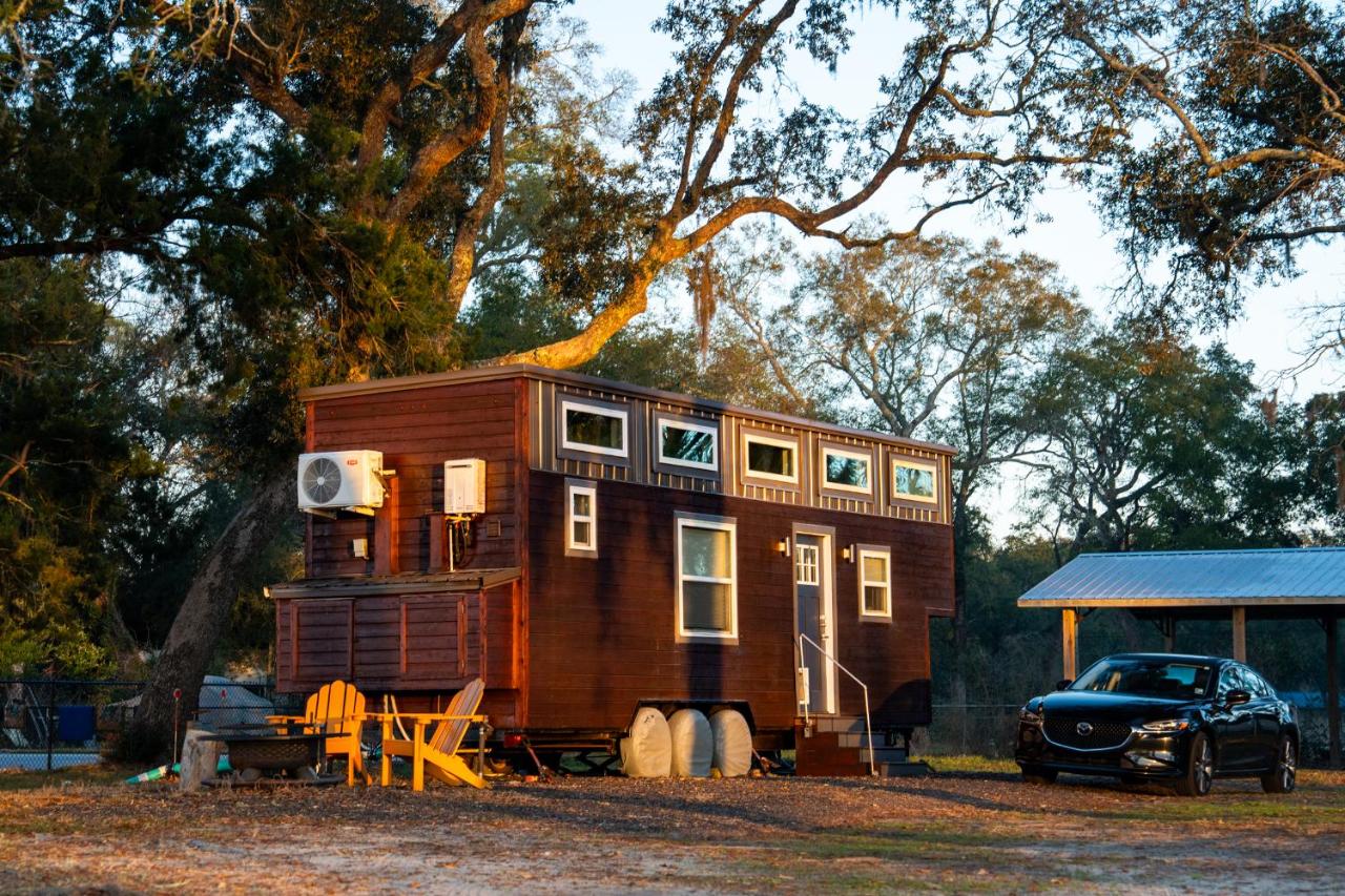 Tiny Home w Great Bay Views Pets Near Eglin Beach - Bed and Breakfast