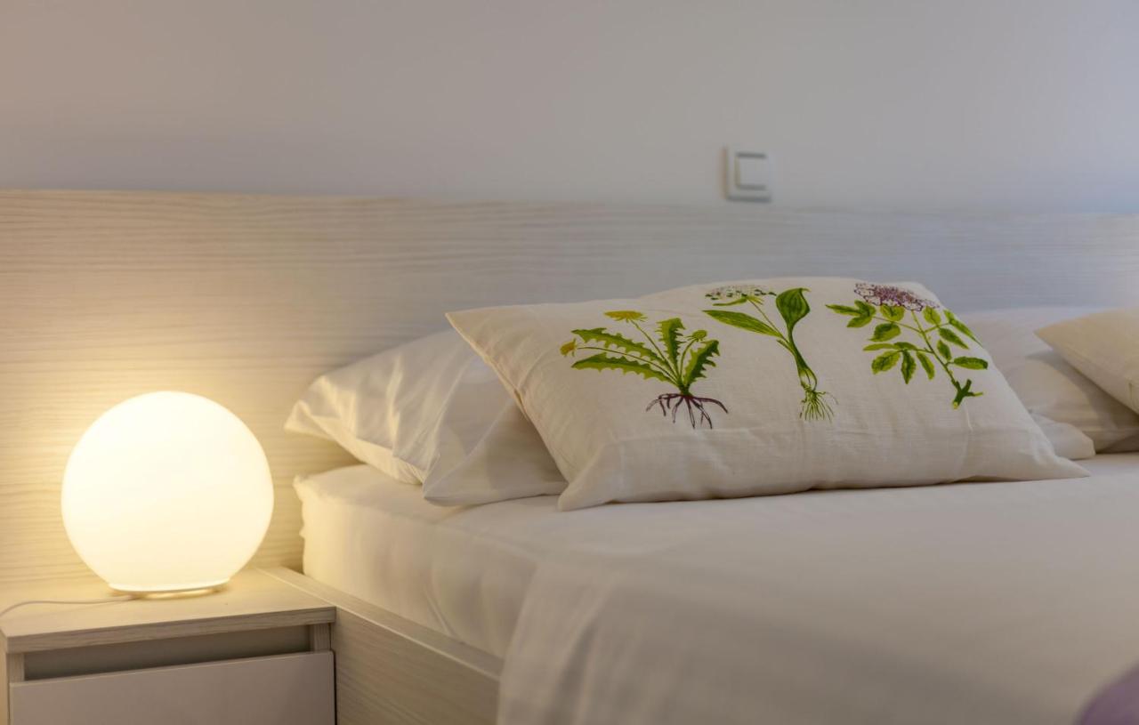 Appartamento con 1 Camera da Letto, Terrazza e Vista Piscina