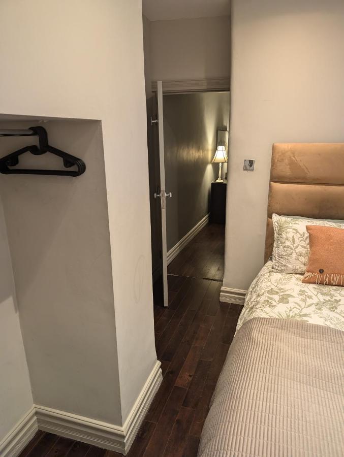 Beautiful 1 Bed Flat Fulham, London - Chambres d’hôtes Londres