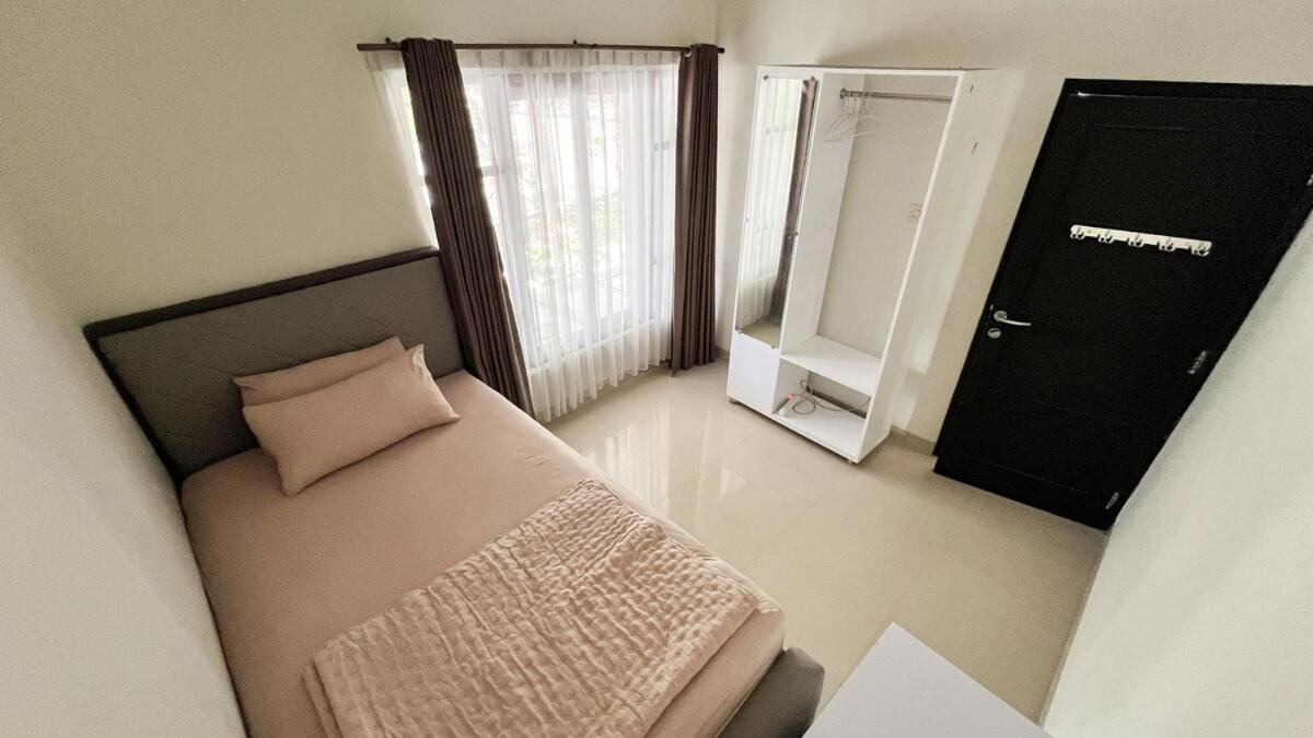 Moona Homestay Jogja - Bed and Breakfast Gondowulung