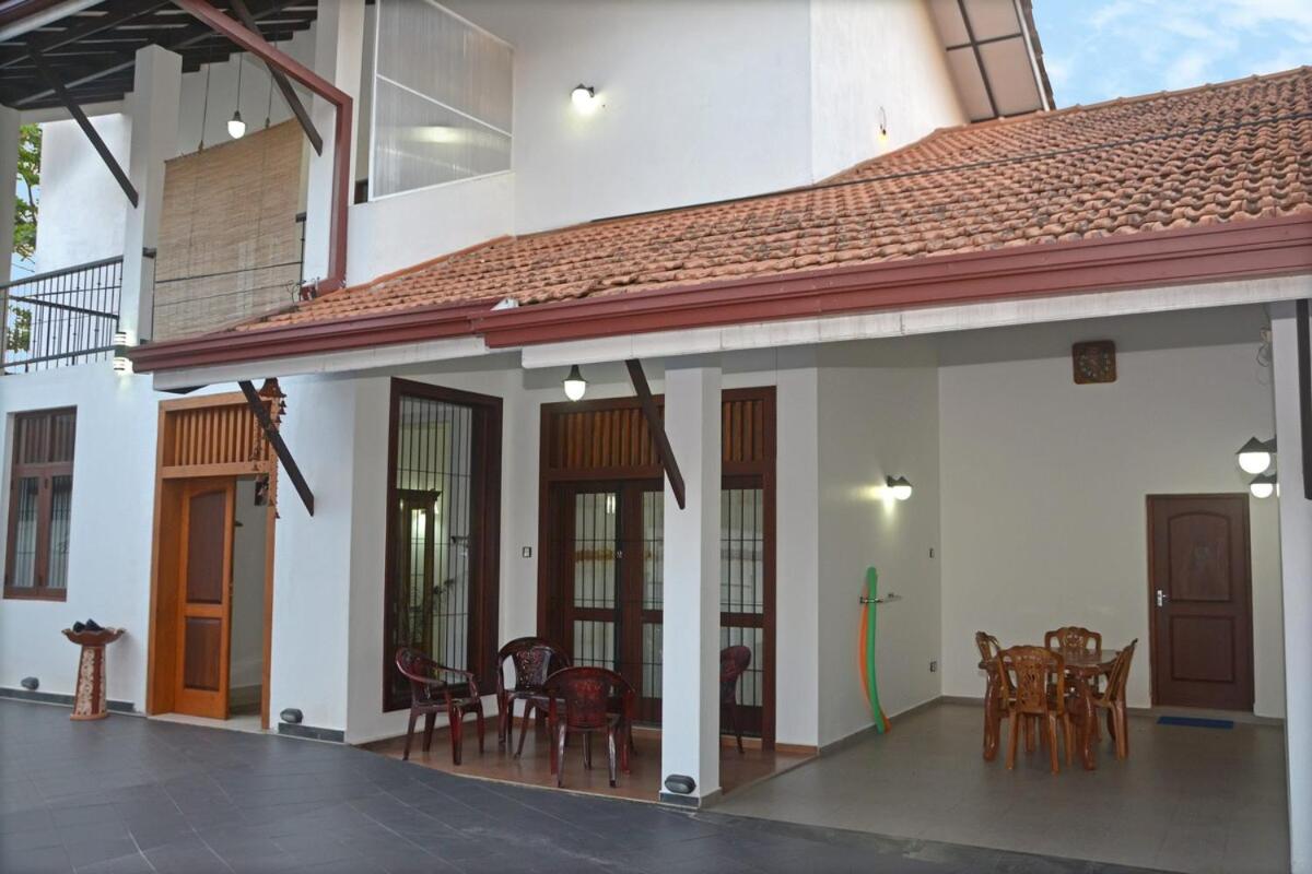 Belmont Villa - Free Airport Shuttle Service - B&B Negombo