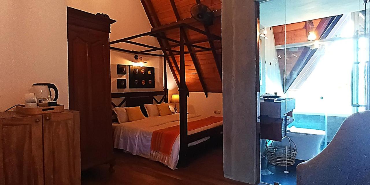 Kamer met Kingsize Bed en Uitzicht op de Tuin