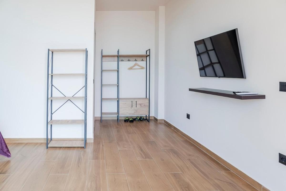 Mega Luxury Villa - Chambres d’hôtes Rrushkull