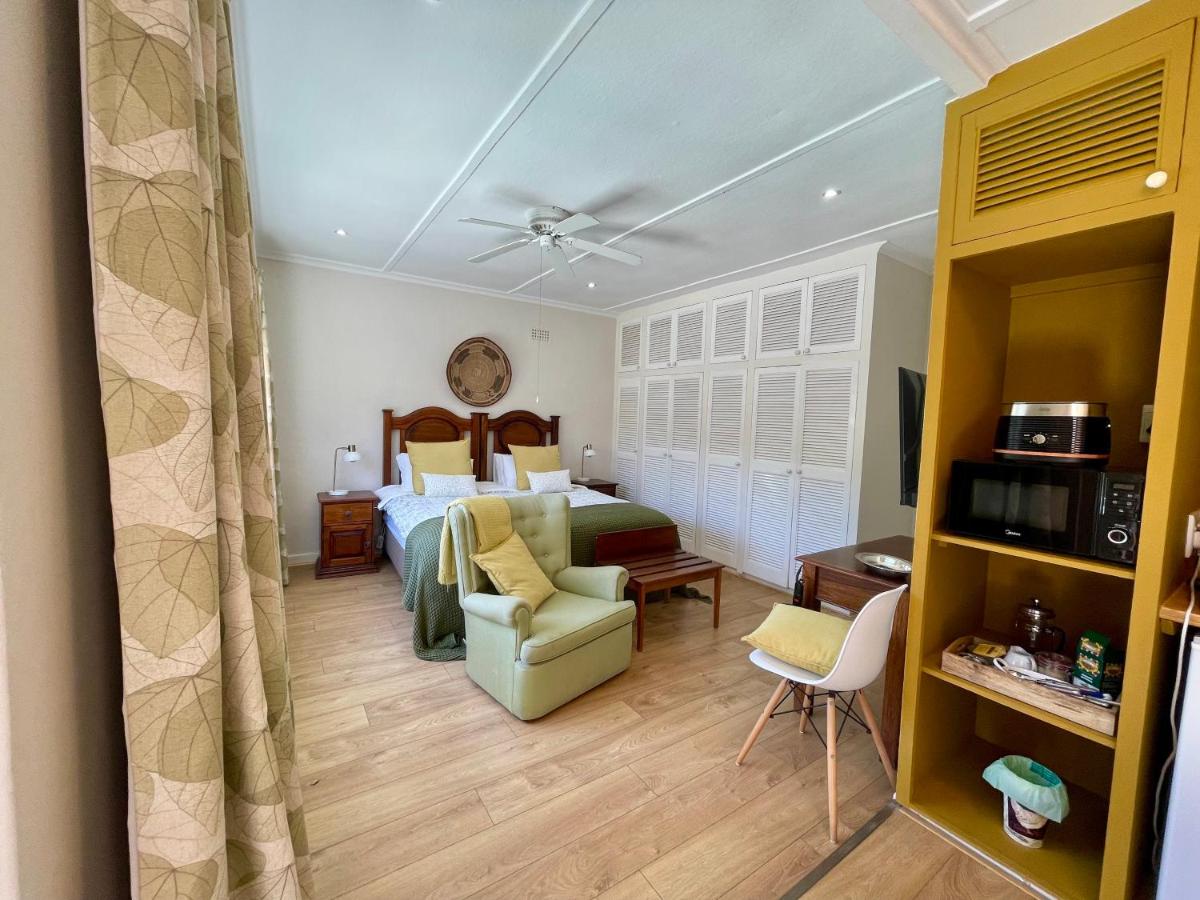 Suite mit Kingsize-Bett und Balkon