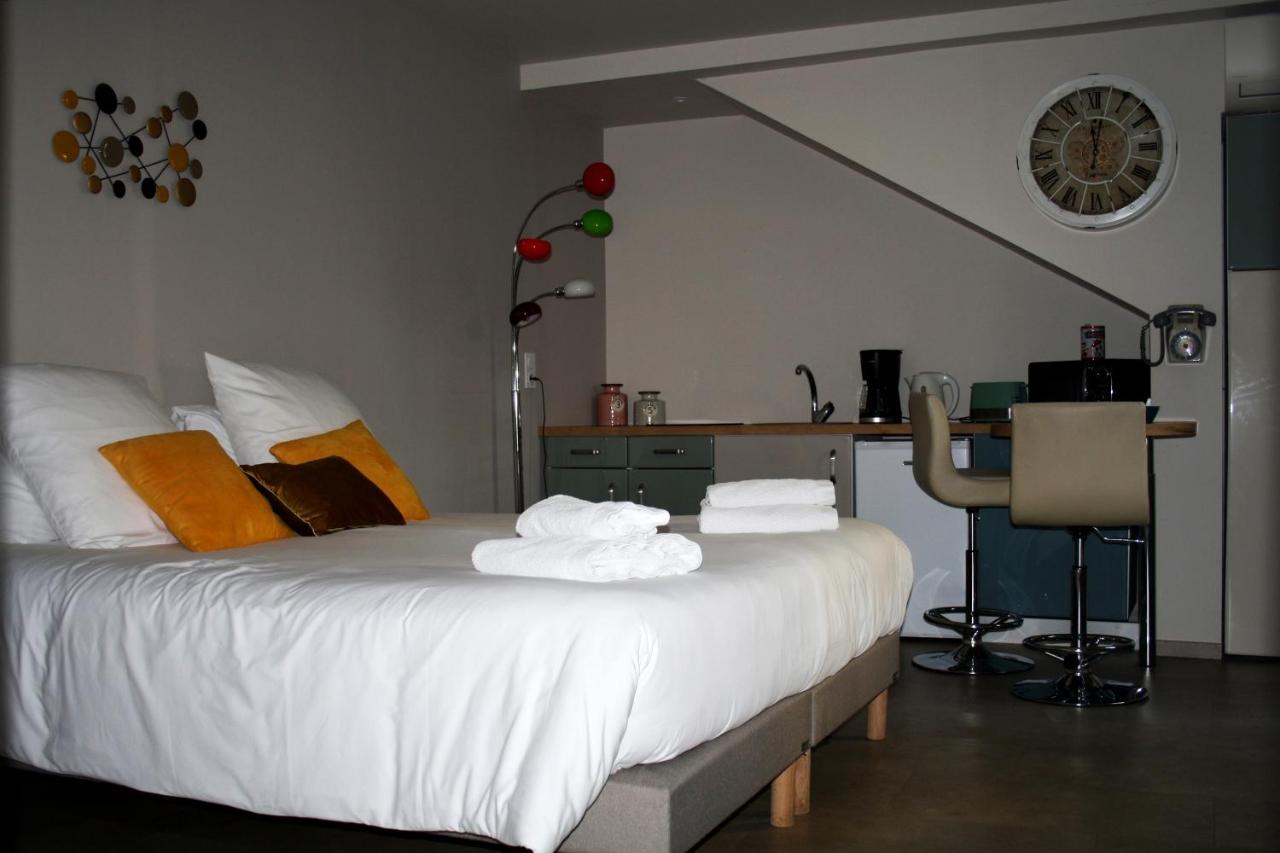 Deluxe One-Bedroom Apartment with Garden View