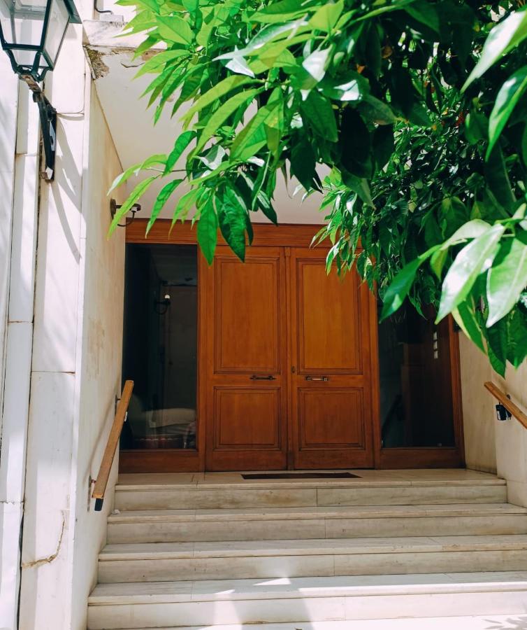Rastoni Athens Suites near Acropolis - Bed and Breakfast Athene
