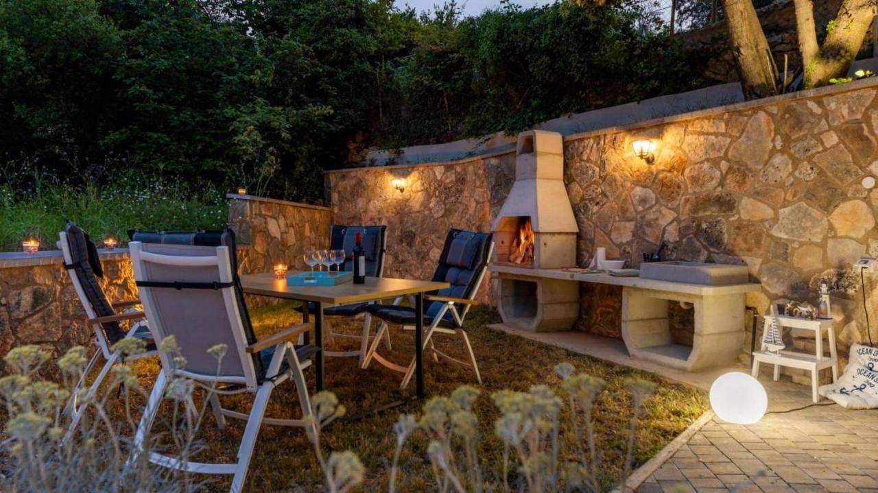 Ancora 2 stylish apartment with free parking Mali Lošinj - B&B Nerezine