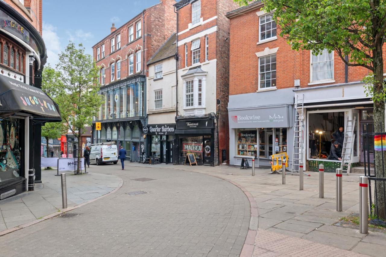 Chic 1-Bed Hideaway in Hockley - Bed and Breakfast