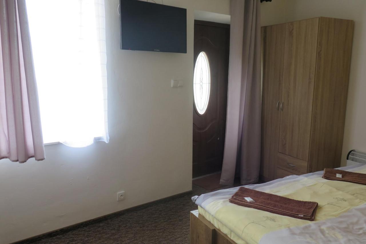 Classic Double Room with Shower
