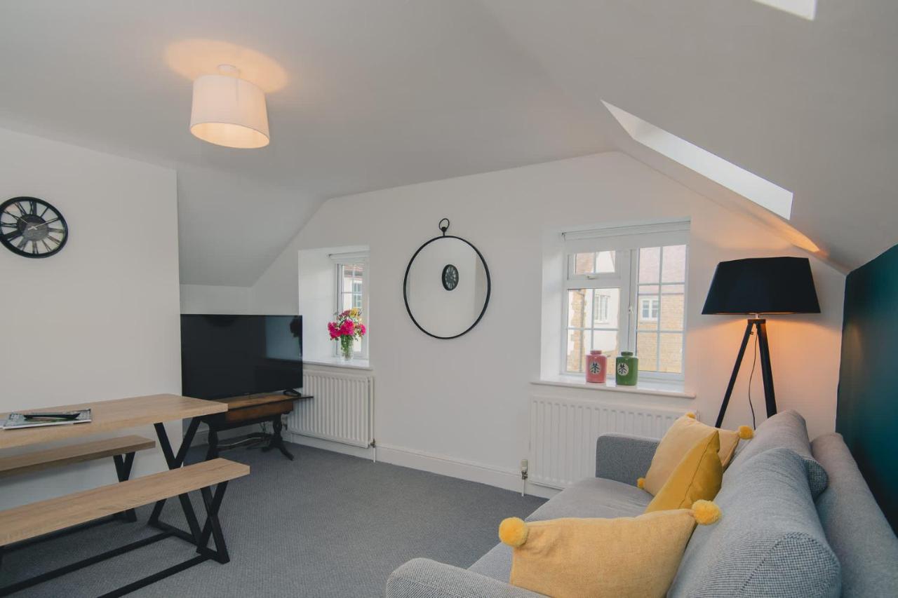 Lovely 2 Bedroom Cottage In The Heart Of Adderbury - Chambres d’hôtes Adderbury