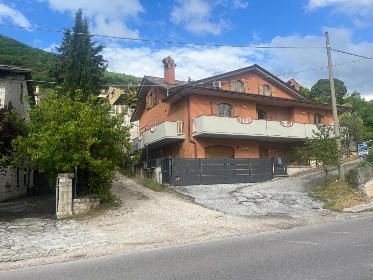 Appartamento Premium con 3 Camere da Letto e Balcone