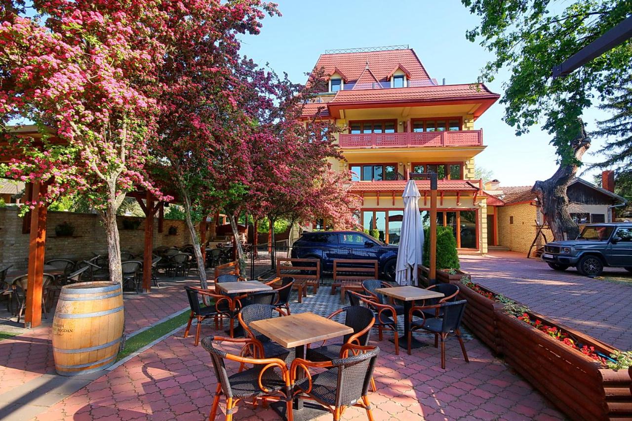 Azure Dream - Bed and Breakfast