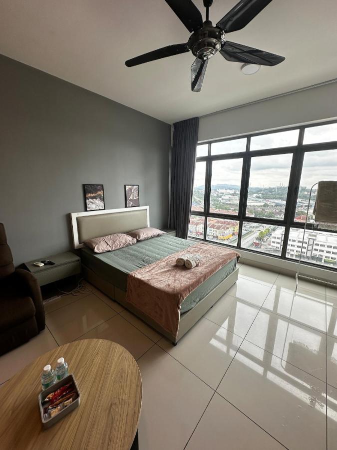 Cozy Evo Bangi Studio- One Stop Baju Raya - B&B