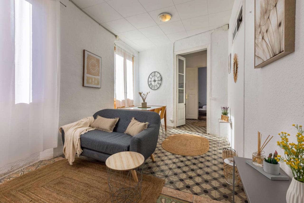 22ARA1051- 4BR flat in the City Center - Ferienwohnung Barcelona