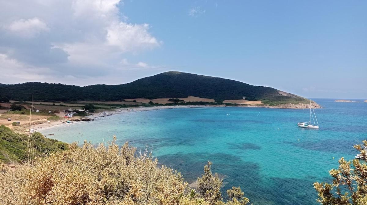 Cap Corse, face à la mer et port paisible - B&B