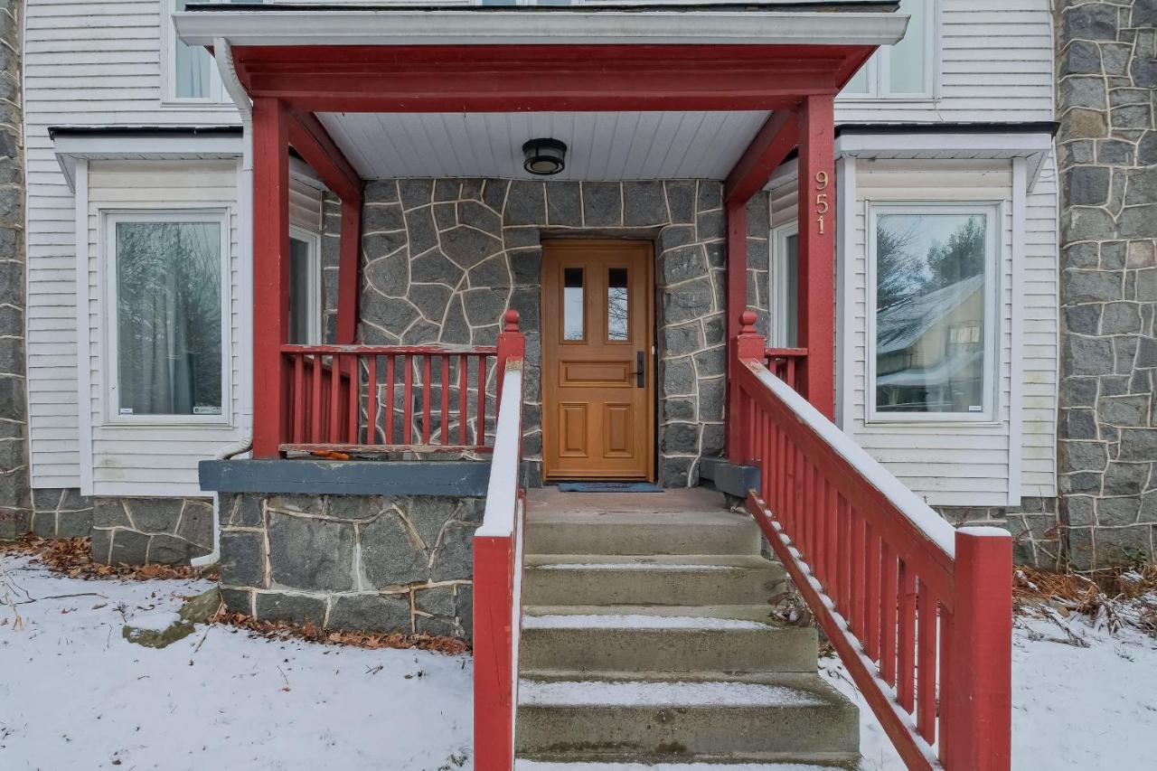 951 Shefford 4 bedrooms house - Bed and Breakfast Bromont