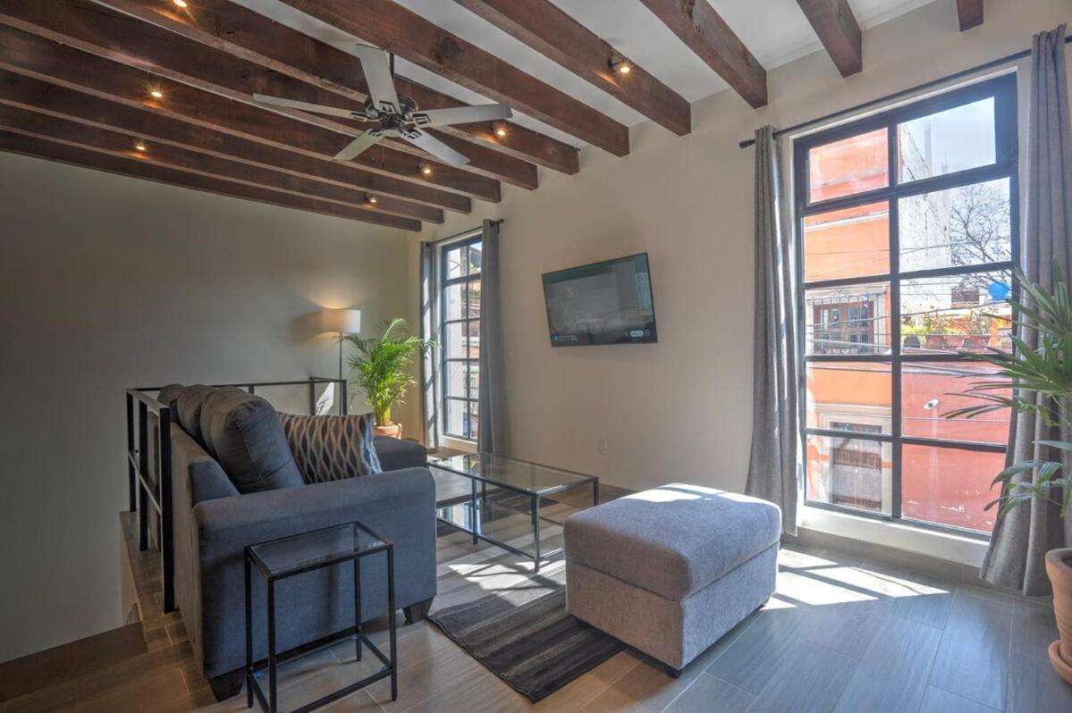 Santuario de la Paz - Newly Modern Renovated Apt - B&B