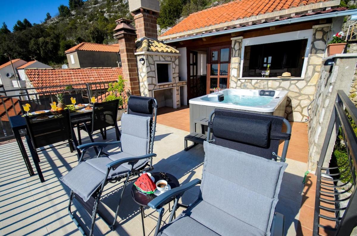 Village house Kate Dubravica - B&B