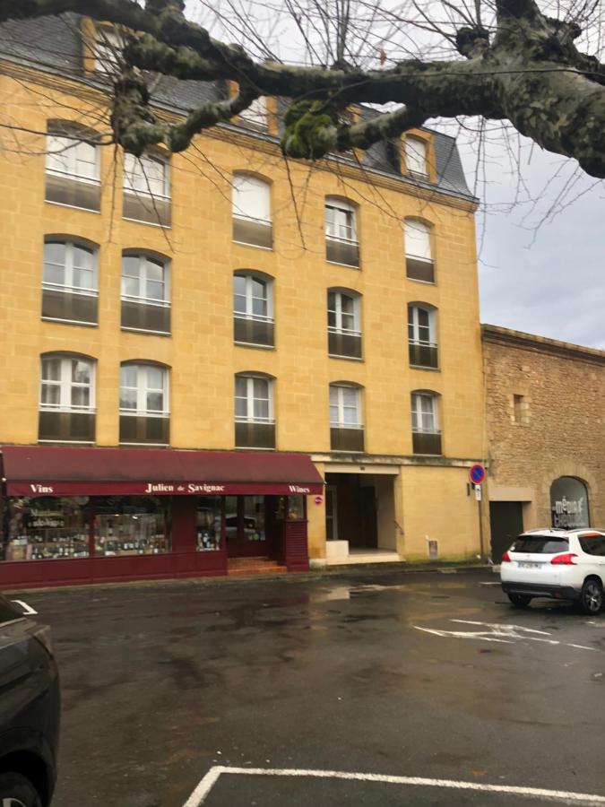 Superbe appartement 132m2, classé 5 étoiles, Sarlat centre - Bed and Breakfast