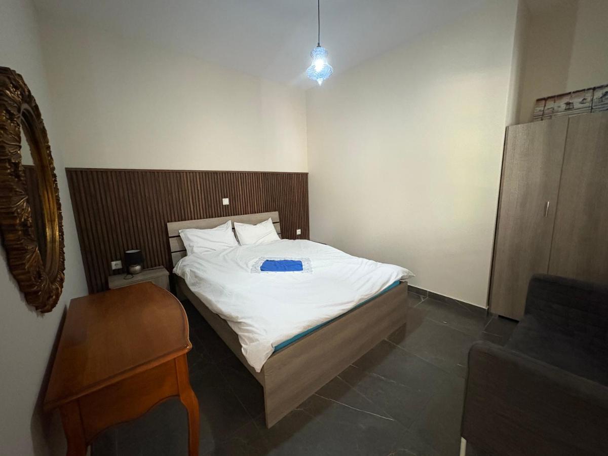 Soula's Sunshine Apartments - B&B