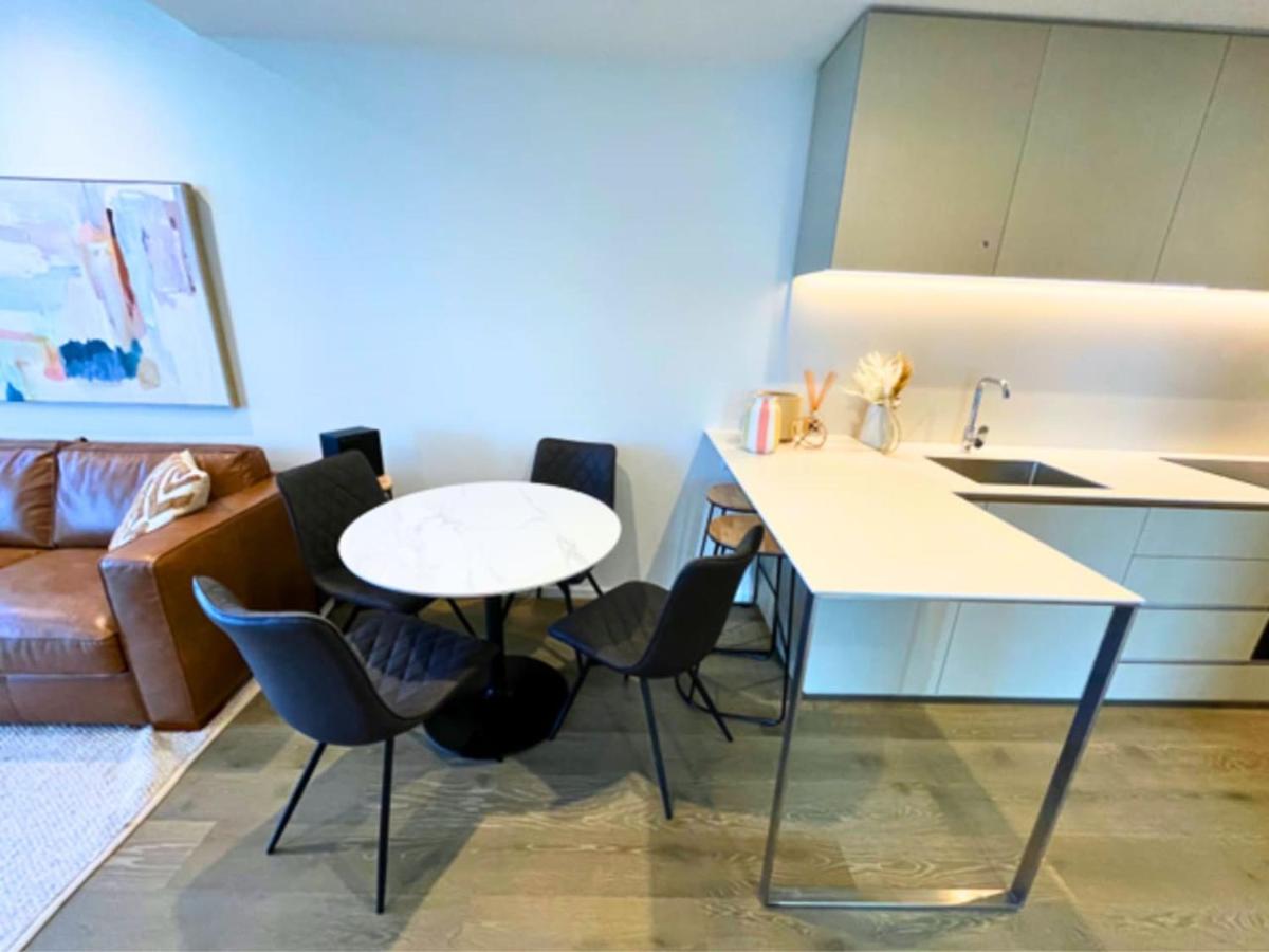 Sky High View 2 Bedroom Apartment in Southbank - Chambres d'hôtes Melbourne