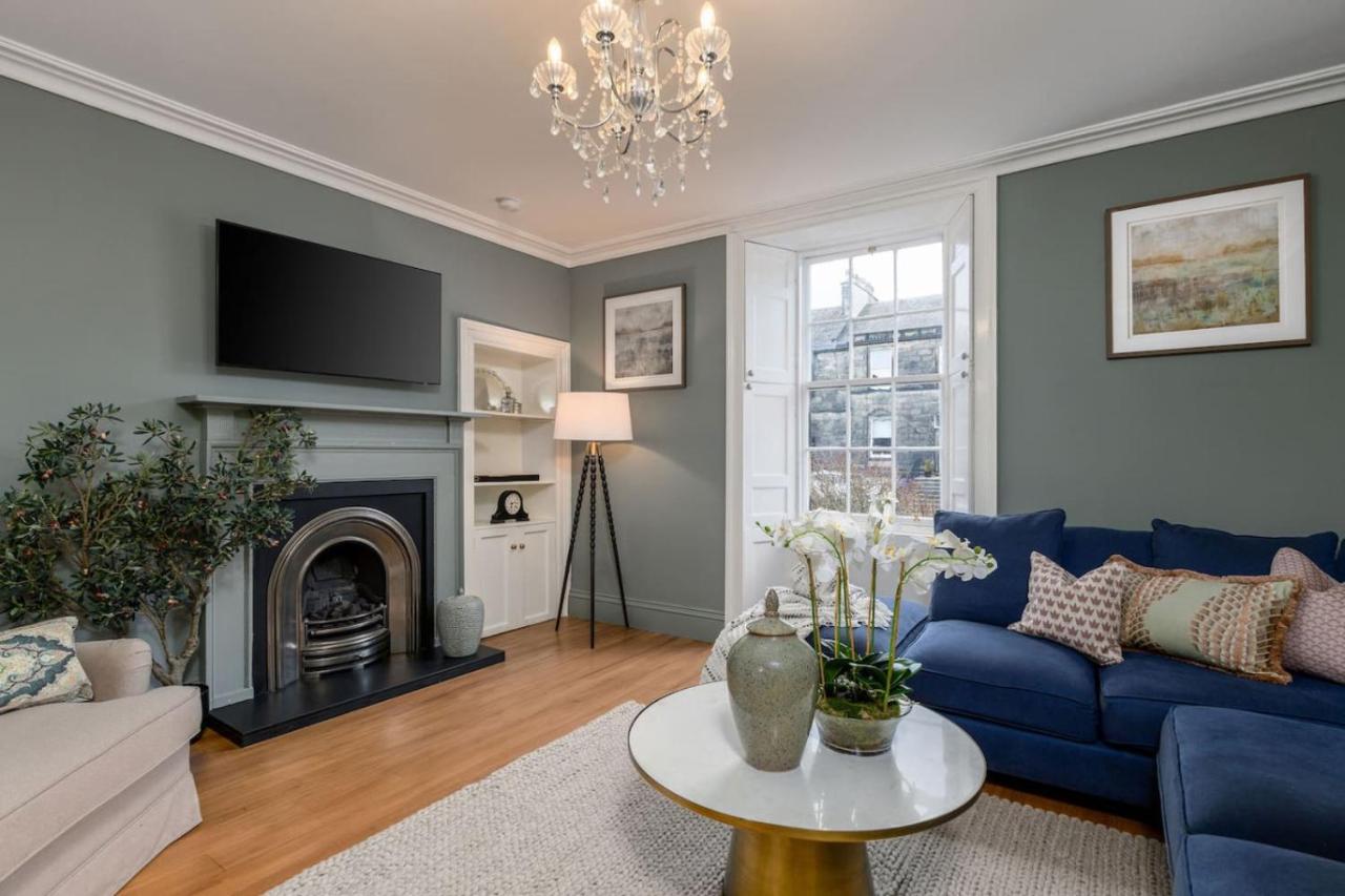 The Stirling Garden Townhouse - Private Courtyard - B&B