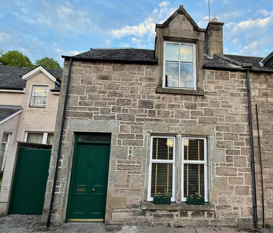 Rosebery House in quiet area of city centre - B&B