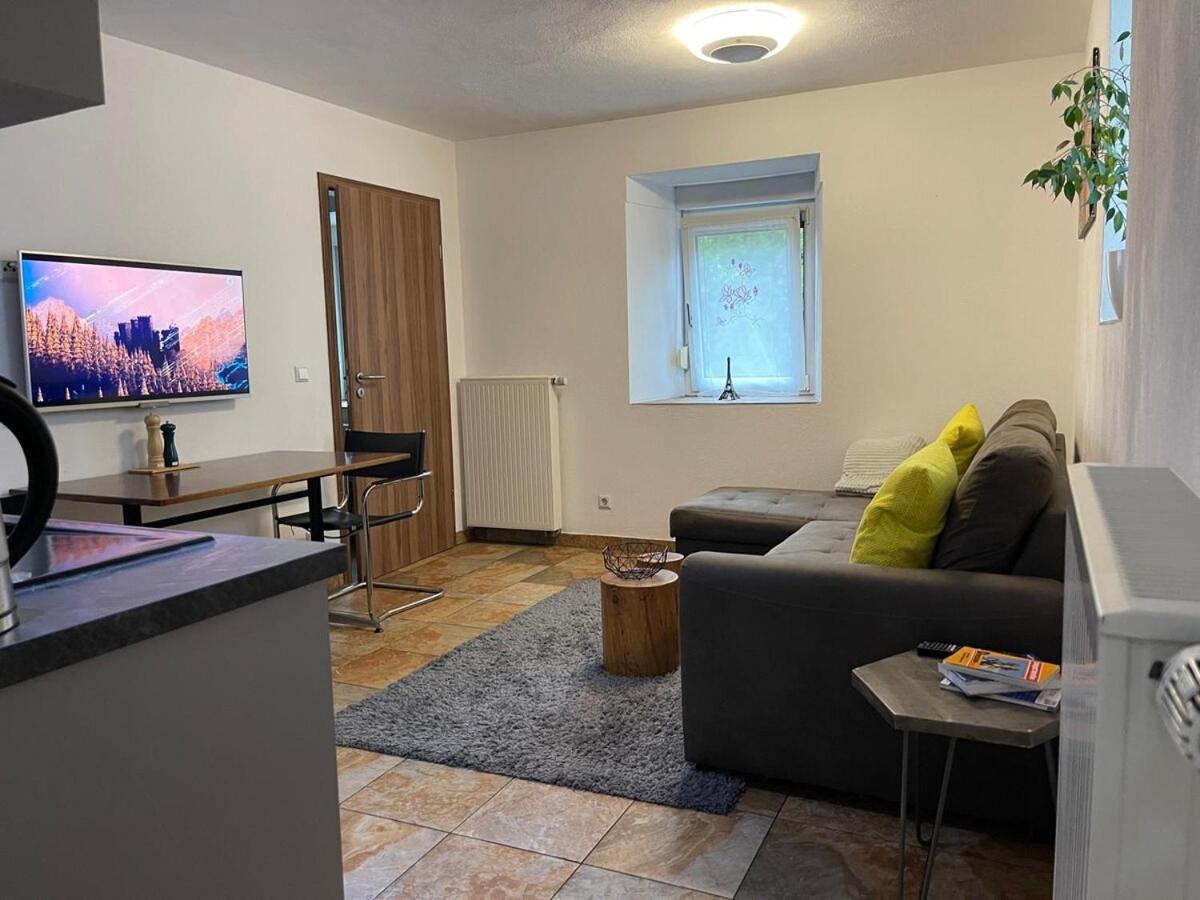 2-room flat with private entrance & privat parking - B&B Leonberg