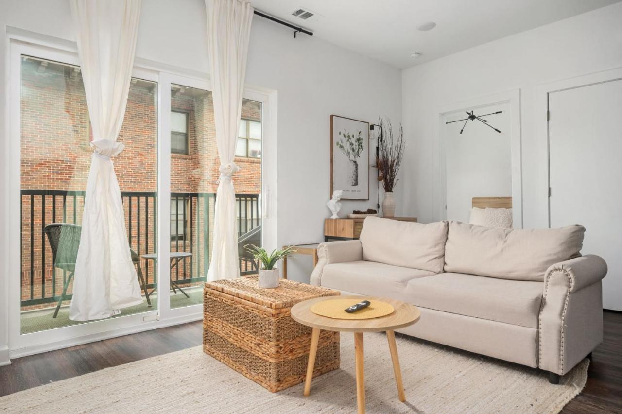 Luxury New 2B2B Private Balcony 542Blvd - B&B